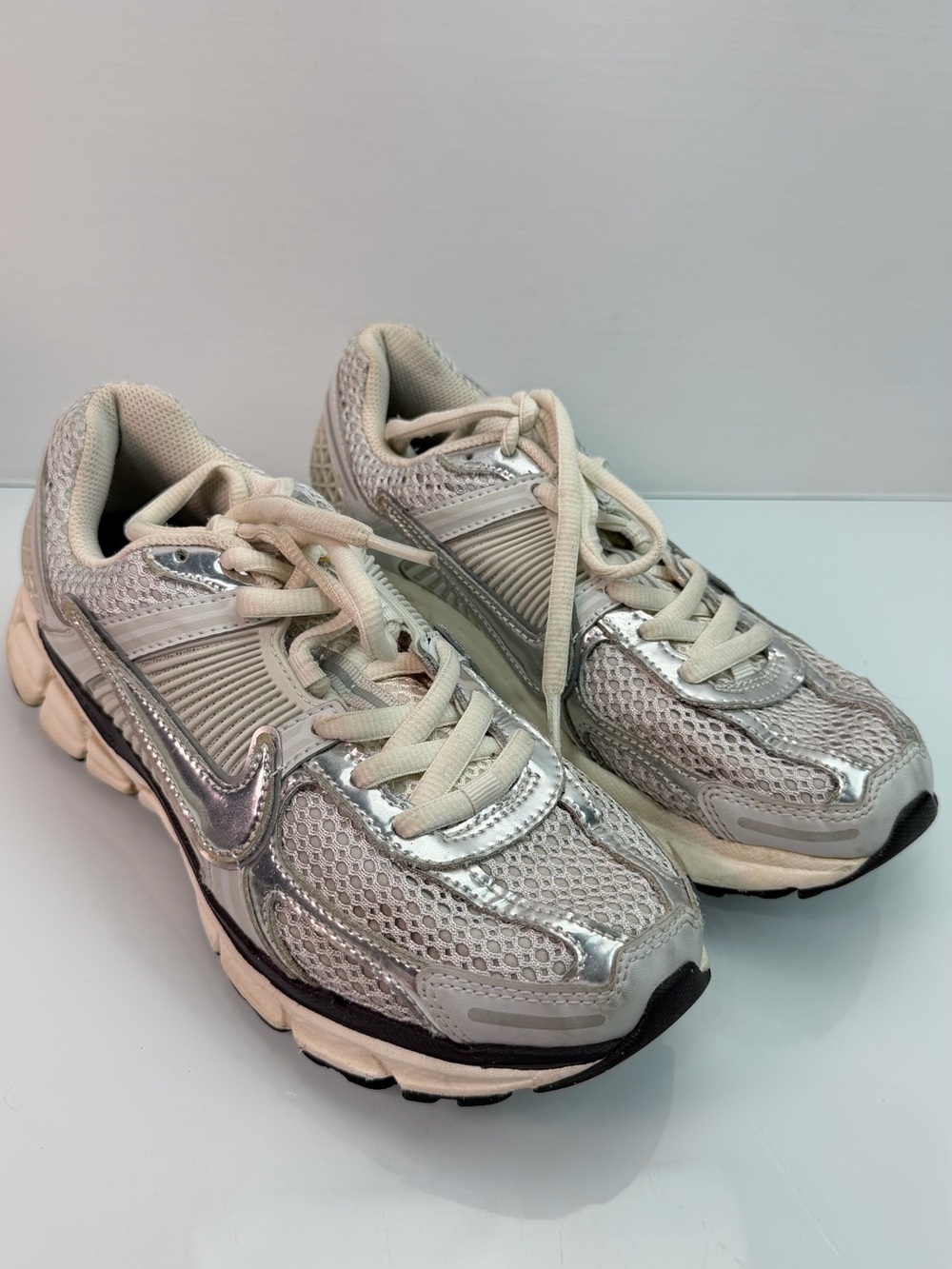 Nike Zoom Vomero 5 Photon Dust Metallic Silver Women’s Size 8.5